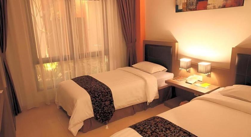 Grand Malioboro Yogyakarta Hotel Exterior photo