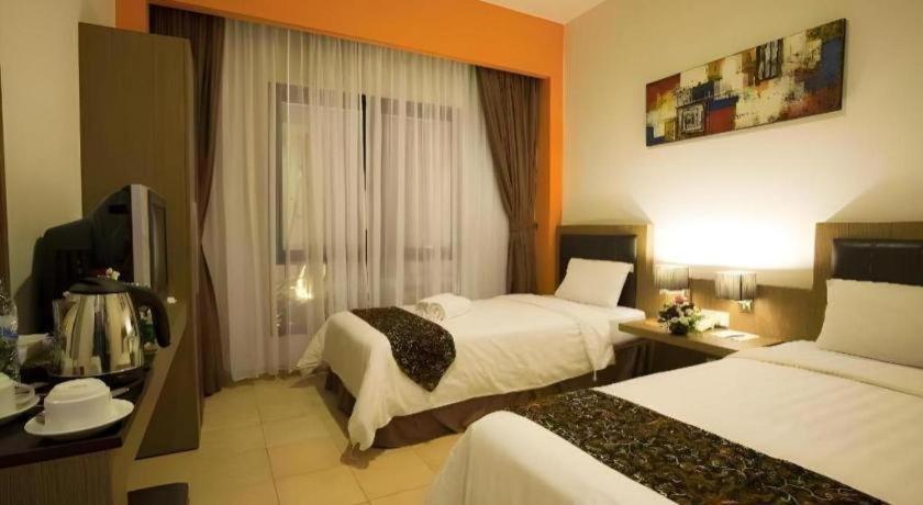 Grand Malioboro Yogyakarta Hotel Exterior photo