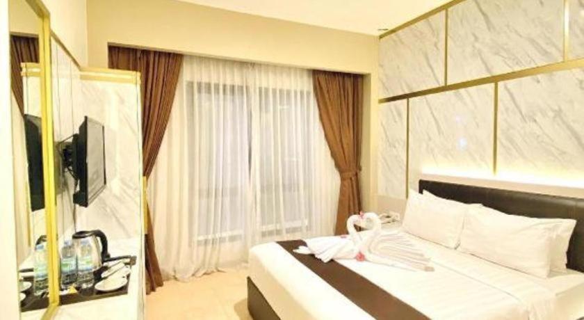 Grand Malioboro Yogyakarta Hotel Exterior photo